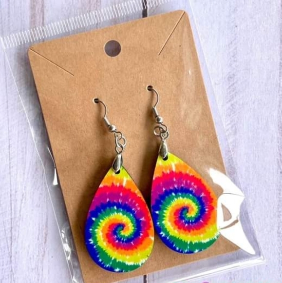 NEW TIE DYE MULTI COLOR HANGING EARRINGS - Picture 3 of 3